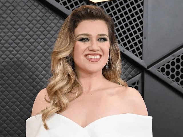 Kelly Clarkson Says Goodbye to Her Talk Show After Seven Seasons